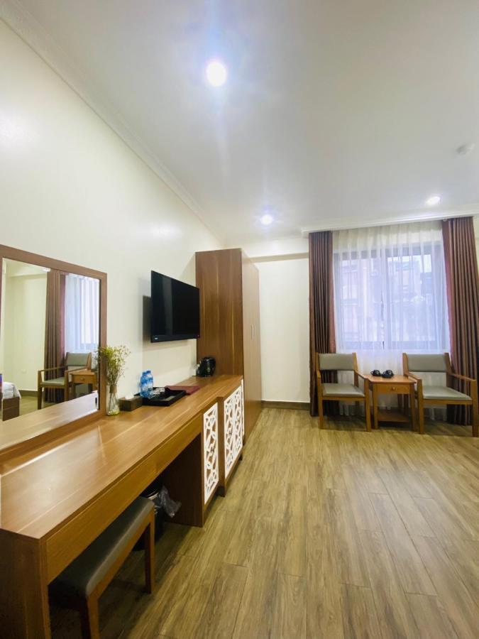 White Crown Hotel Ha Long Esterno foto