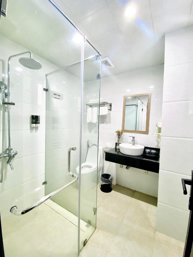 White Crown Hotel Ha Long Esterno foto